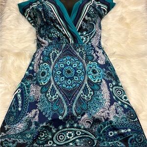 Maurice’s Size 3 Blue Teal Paisley Print V-Neck Women’s Dress w/ pockets